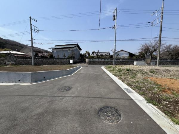 秦野市渋沢 建築条件付売地 前面道路含む現地写真