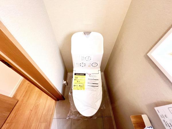 横浜市西区境之谷戸建2 トイレ