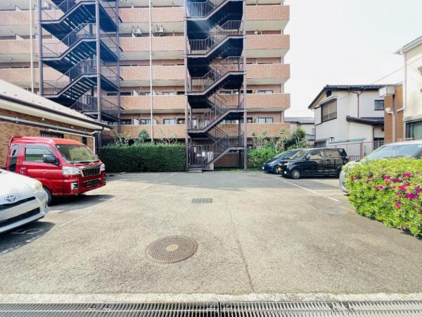 ライオンズマンション橋本第３ 敷地内駐車場