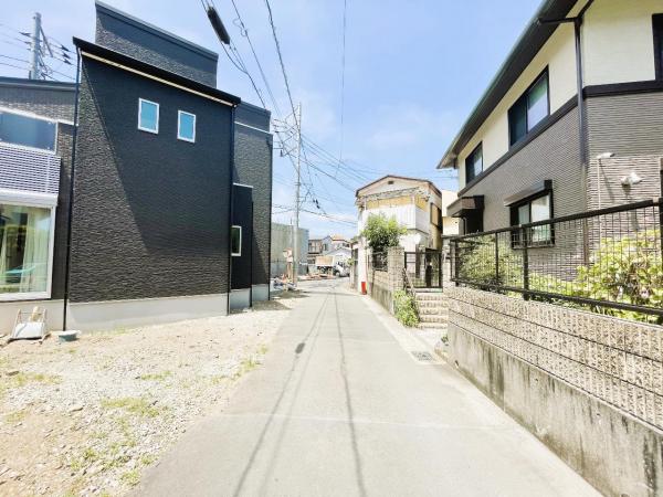 小田原市南町３丁目 戸建 前面道路含む現地写真