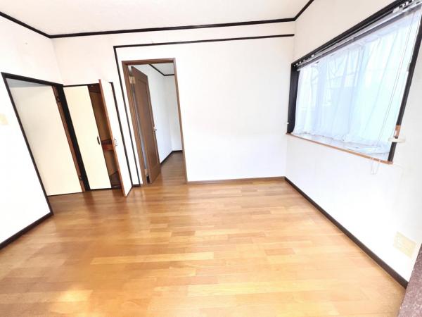 厚木市飯山南１丁目 中古戸建 寝室