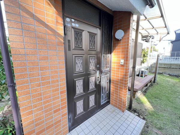 厚木市飯山南１丁目 中古戸建 玄関