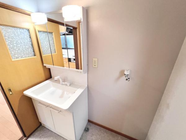 厚木市飯山南１丁目 中古戸建 トイレ