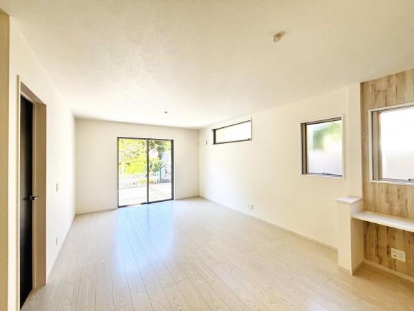 横須賀市浦賀２丁目 戸建 リビングダイニング