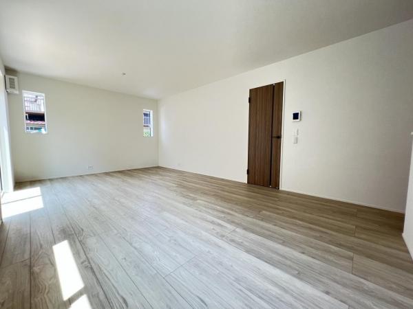 松戸八ケ崎4丁目24ー1期 リビングダイニング