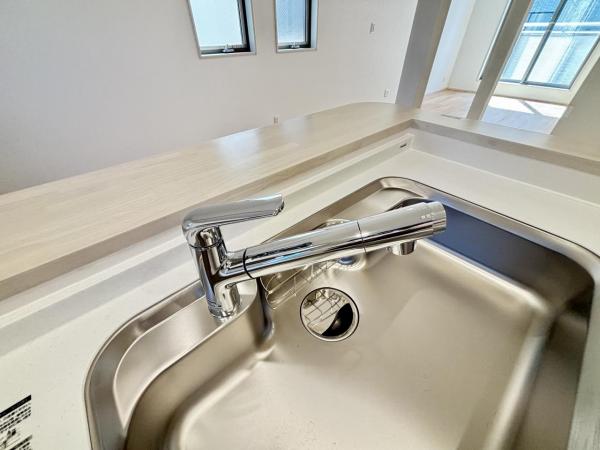 横浜市金沢区富岡西７丁目 戸建 キッチン