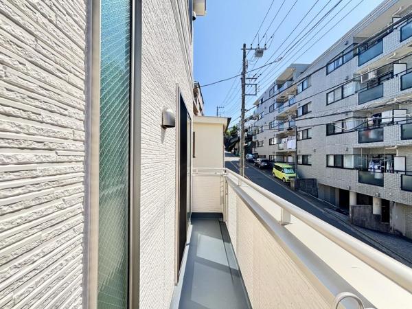 横浜市金沢区富岡西７丁目 戸建 バルコニー