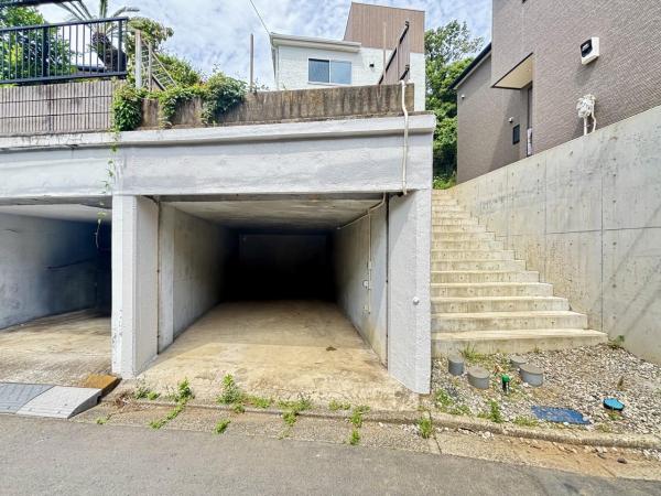 横浜市金沢区西柴２丁目 戸建 駐車場