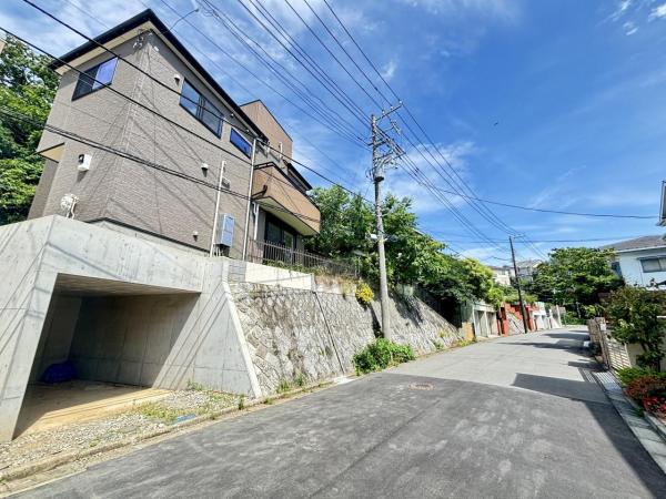 横浜市金沢区西柴２丁目 戸建 前面道路含む現地写真