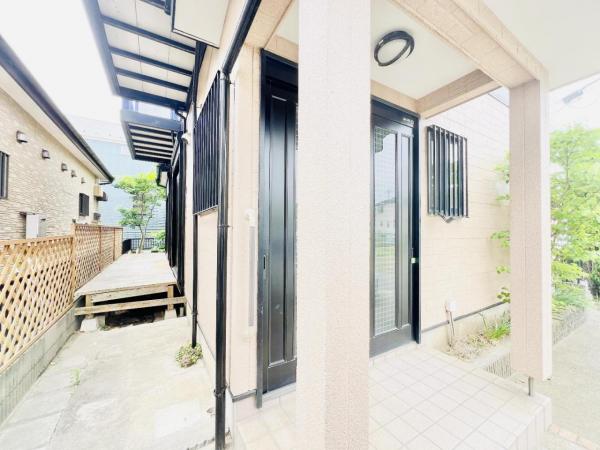 千葉市緑区古市場町 中古戸建 玄関