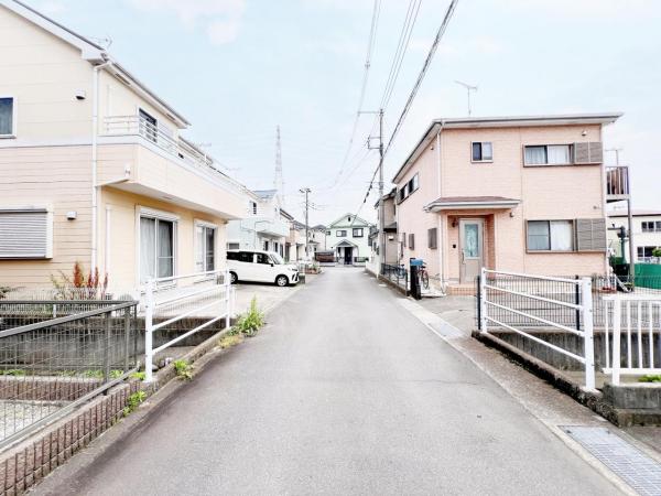 南足柄市和田河原 中古一戸建 前面道路含む現地写真