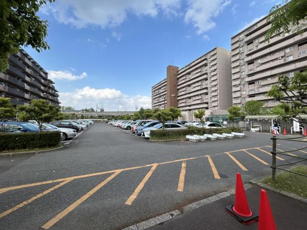 京成サンコーポ稲毛壱号棟 駐車場