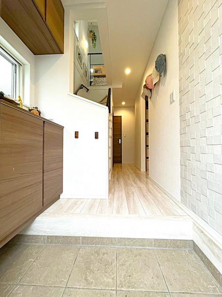 横須賀市湘南鷹取５丁目 中古戸建 玄関