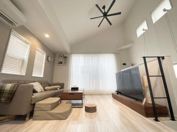 横須賀市湘南鷹取５丁目 中古戸建 リビング