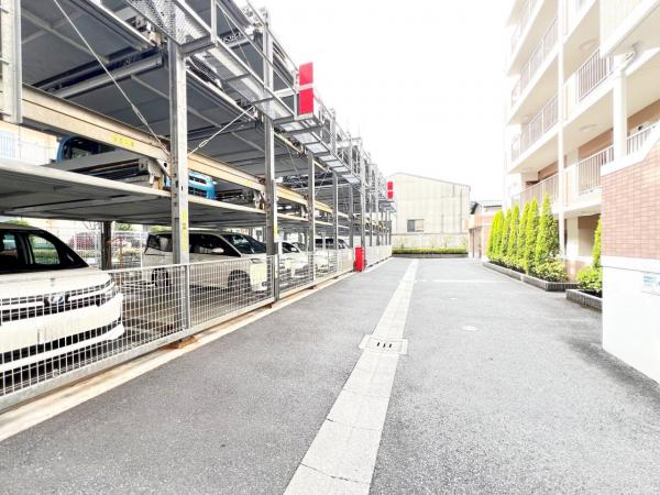 クオス鴨居2レジデンシャルステージ 駐車場
