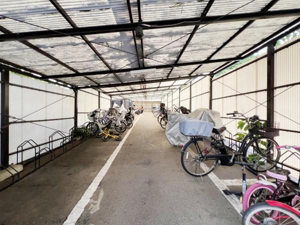 城山ハイム 駐輪場