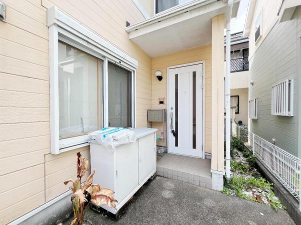 南足柄市和田河原 中古戸建 玄関