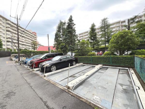 新ゆりグリーンタウン　アカシア街区3号棟 敷地内駐車場