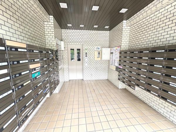 新ゆりグリーンタウン　アカシア街区3号棟 エントランスホール