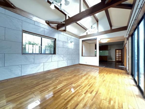 川崎市宮前区東有馬２丁目 中古戸建 リビングダイニング