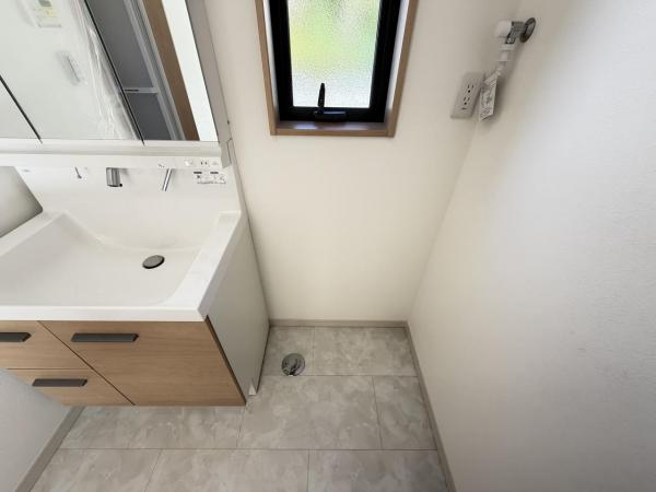 横須賀市ハイランド３丁目 戸建 ランドリースペース