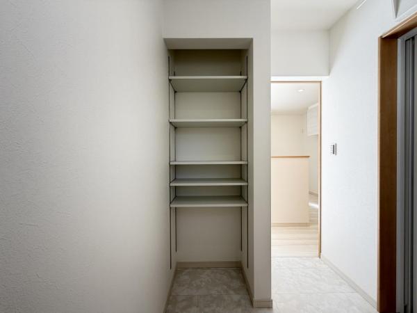 横須賀市ハイランド３丁目 戸建 ランドリースペース