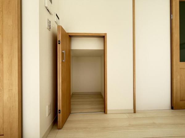 横須賀市ハイランド３丁目 戸建 収納