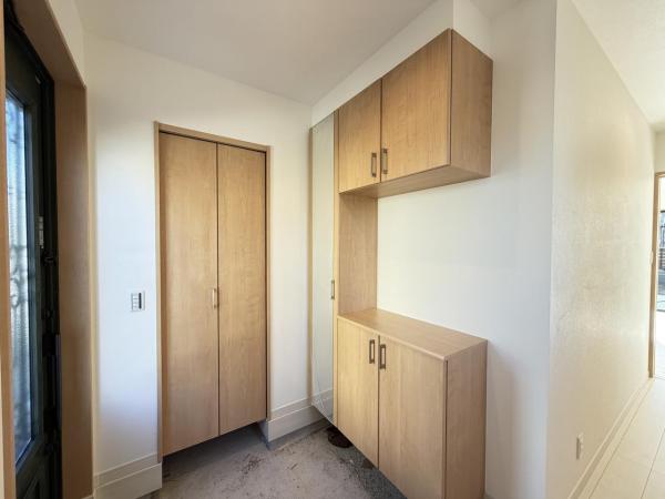 横須賀市ハイランド３丁目 戸建 玄関