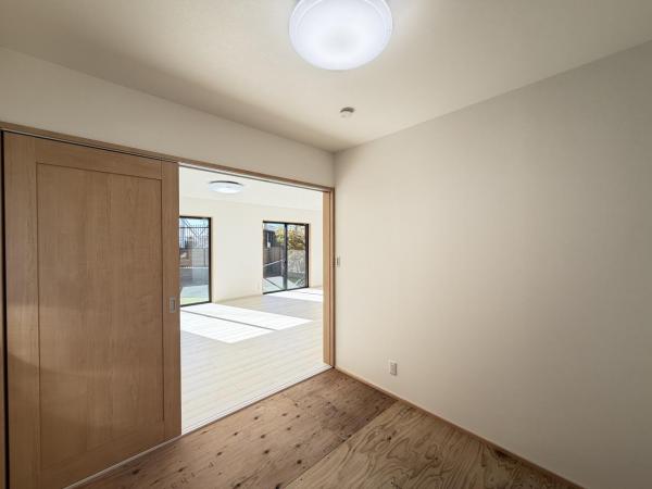 横須賀市ハイランド３丁目 戸建 和室