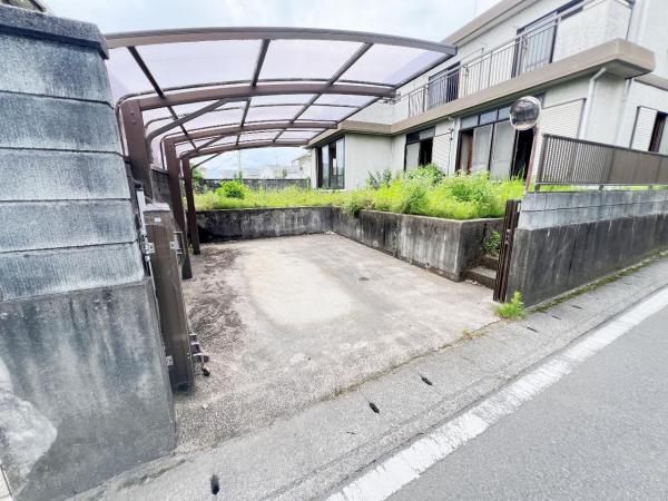 小田原市高田 中古戸建 駐車場
