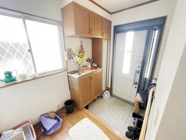 足柄上郡大井町金子 中古戸建 玄関
