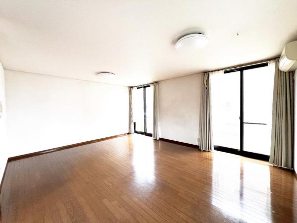 中郡大磯町月京 中古戸建 リビング