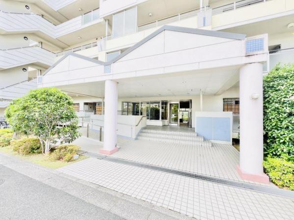 プラザ学園前　　 エントランス（外）