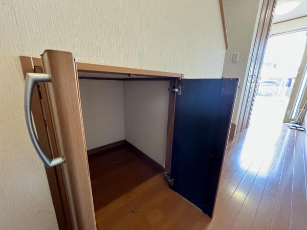 千葉市中央区葛城3丁目 中古戸建 収納