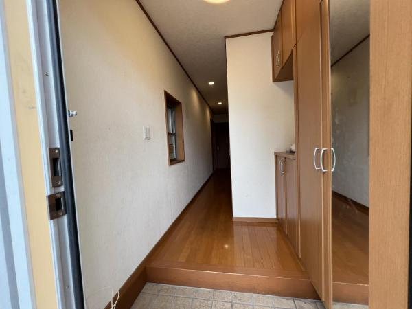 千葉市中央区葛城3丁目 中古戸建 玄関