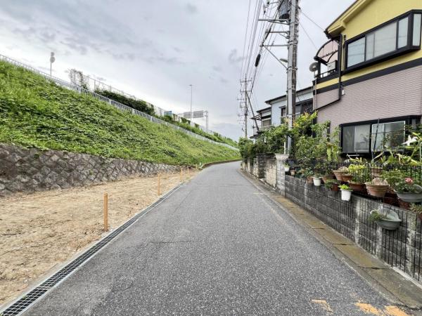越谷市大字袋山 土地 前面道路含む現地写真