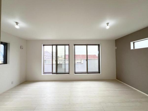 横浜市港南区港南1丁目2期 リビング