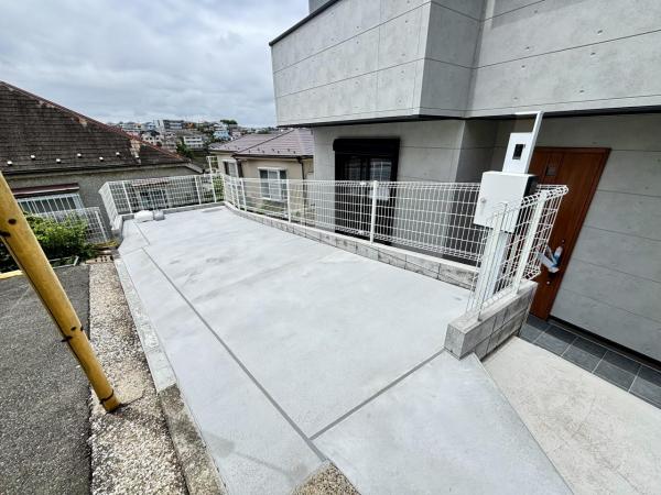 横浜市金沢区富岡東６丁目 戸建 駐車場