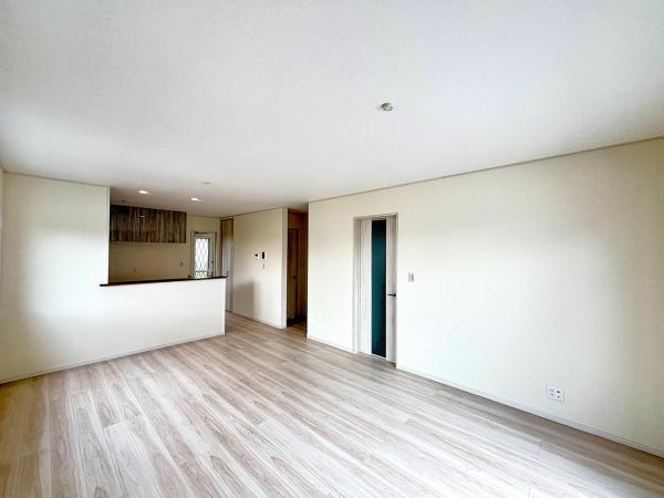 横浜市金沢区富岡東６丁目 戸建 ダイニングキッチン