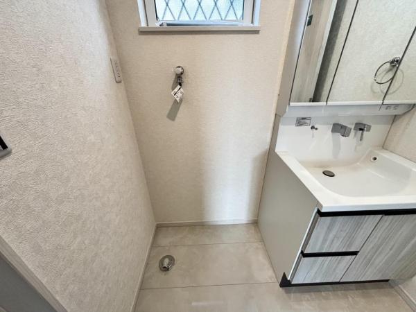 横浜市金沢区富岡東６丁目 戸建 ランドリースペース