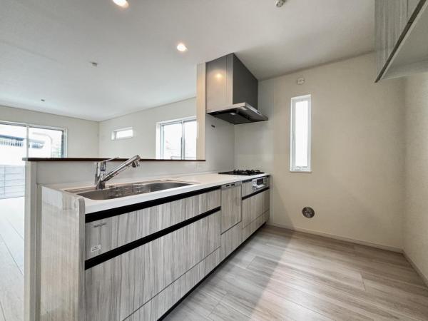 横浜市金沢区富岡東６丁目 戸建 キッチン