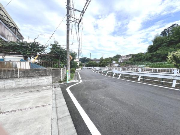 八王子市川口町　中古戸建 前面道路含む現地写真