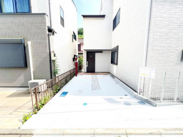 横浜市青葉区元石川町 戸建 駐車場