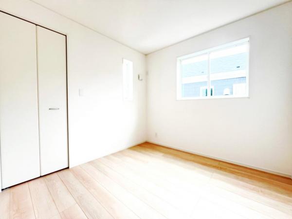 横浜市青葉区荏田西４丁目 戸建 洋室