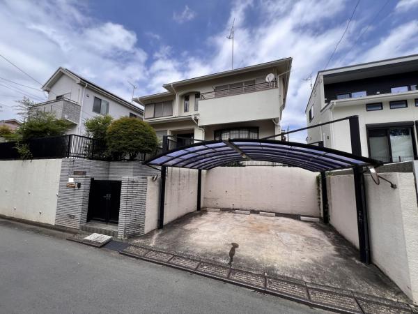 伊勢原市高森台２丁目 中古戸建 前面道路含む現地写真