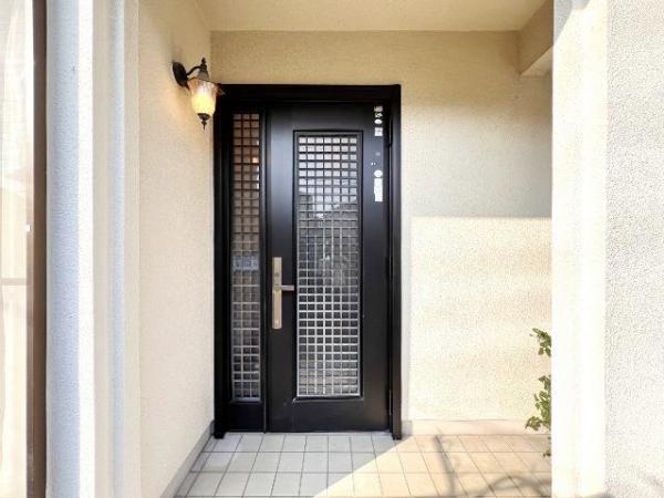 伊勢原市高森台２丁目 中古戸建 玄関
