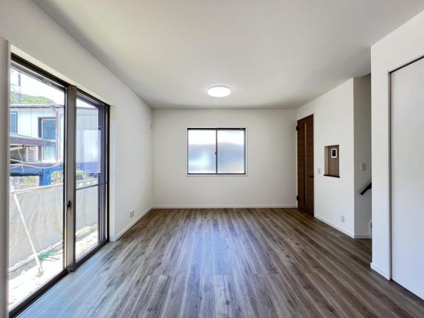 横須賀市鴨居１丁目 戸建 リビング