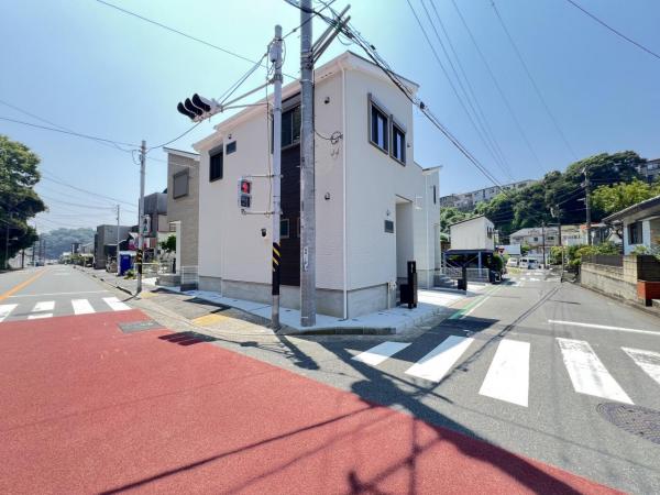 横須賀市鴨居１丁目 戸建 前面道路含む現地写真