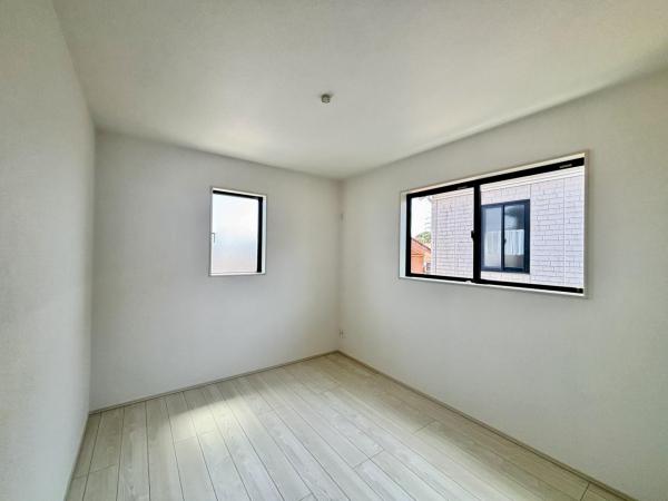 横須賀市粟田１丁目 戸建 洋室