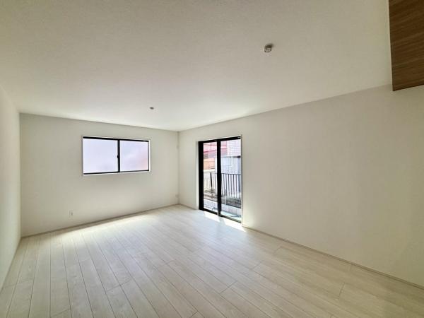 横須賀市粟田１丁目 戸建 リビング